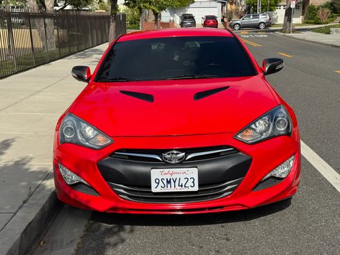 Used 2015 Hyundai Genesis 3.8 RWD image 2