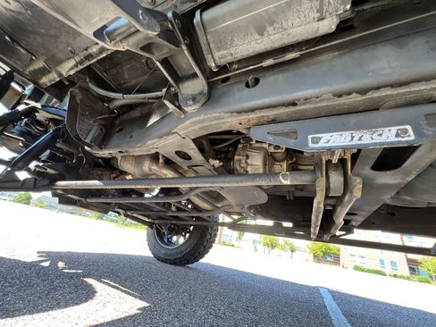 Used 2005 HUMMER H2 Luxury w/ Preferred Equipment Group image 13