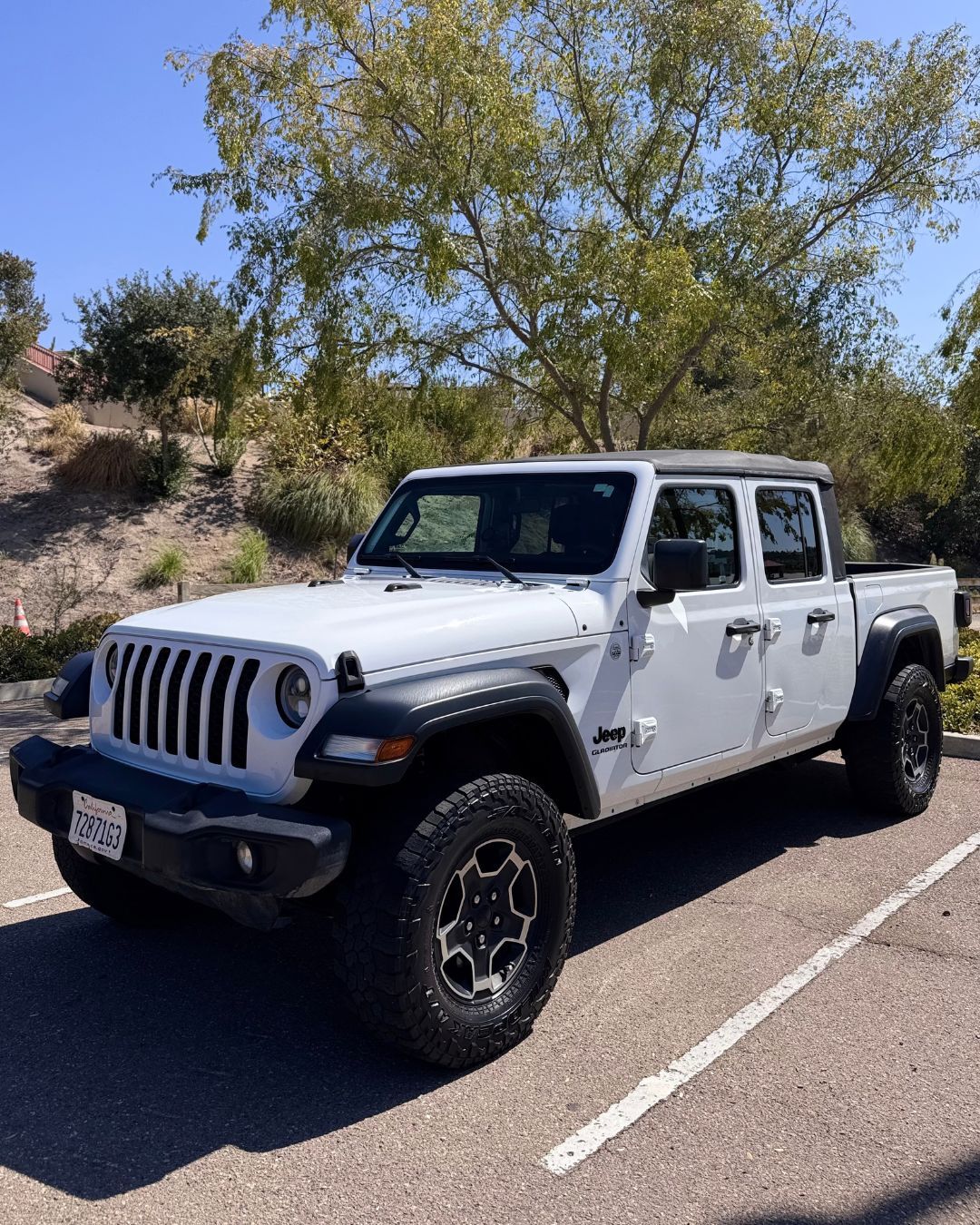 Used 2020 Jeep Gladiator Sport w/ Quick Order Package 24S AWD/4WD image 1