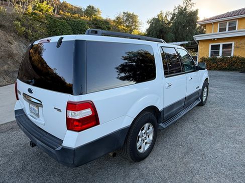 Used 2007 Ford Expedition EL XLT image 5