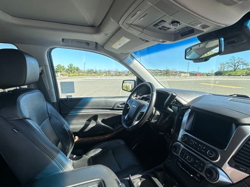 Used 2018 Chevrolet Suburban Premier image 23