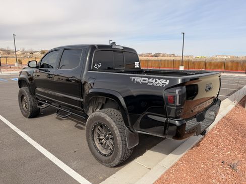 Used 2016 Toyota Tacoma TRD Sport w/ Towing Package AWD/4WD image 5