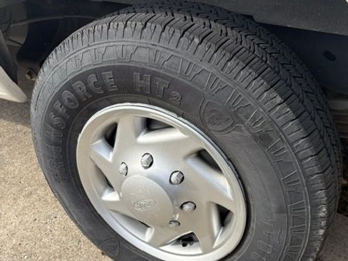 Used 2010 Ford E-250 and Econoline 250 Extended image 13