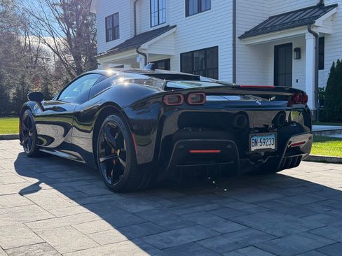 Used 2023 Ferrari SF90 Stradale image 1
