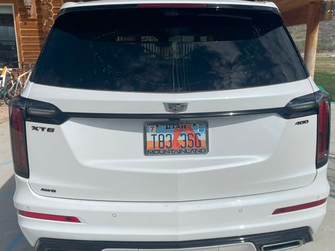 Used 2023 Cadillac XT6 Sport w/ LPO, ONYX Package image 6