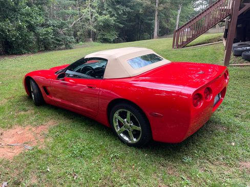 Used 2001 Chevrolet Corvette Convertible 2D w/ Preferred Equipment Group1 image 4