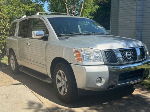 Used 2004 Nissan Armada LE w/ (SR2) Sunroof Pkg (LE) image 1
