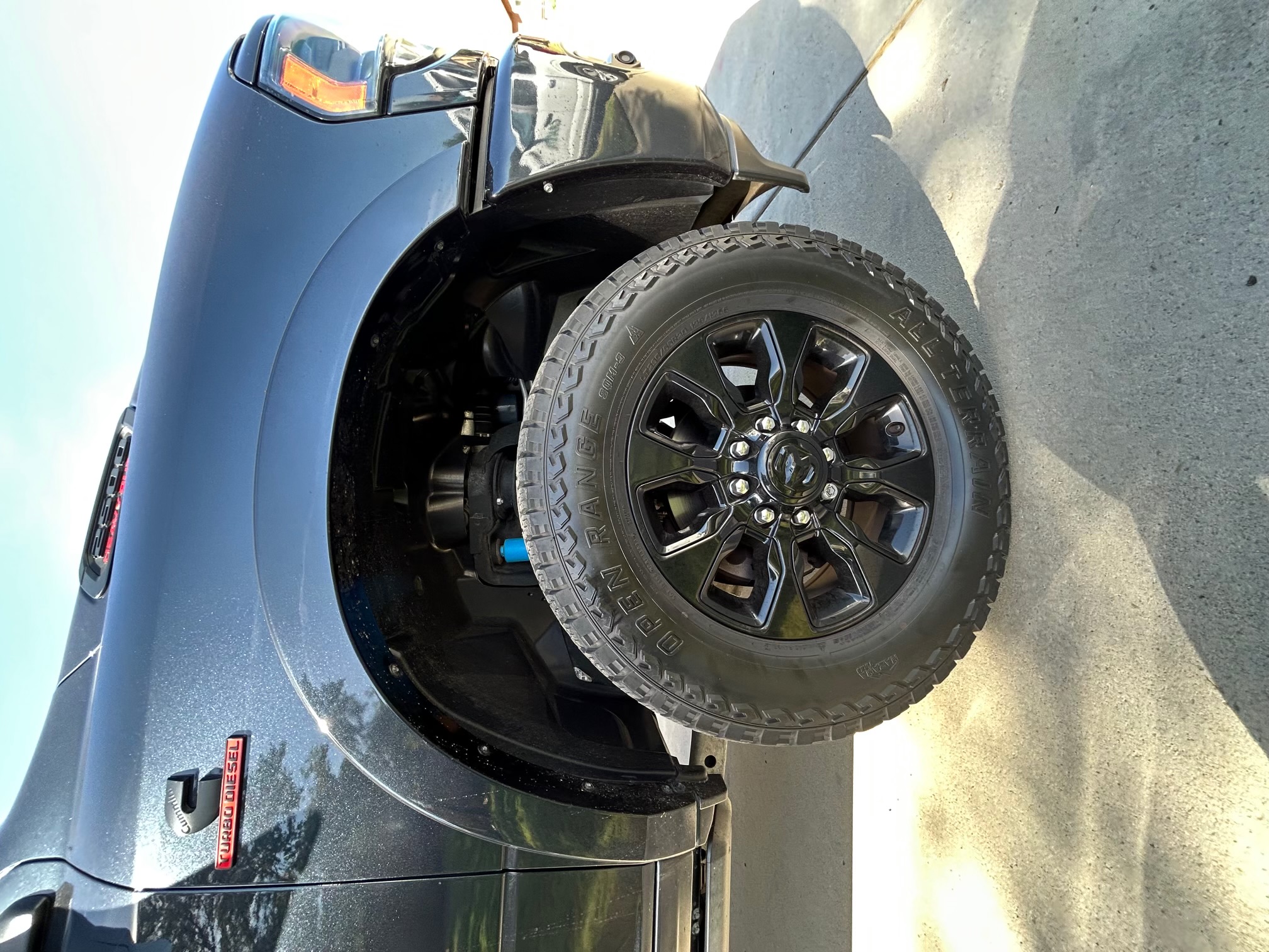 Used 2022 RAM 2500 Limited AWD/4WD image 2