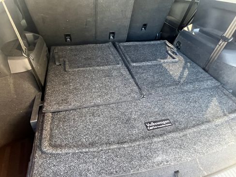 Used 2021 Volkswagen Tiguan S image 8