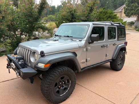 Used 2018 Jeep Wrangler Unlimited Sport AWD/4WD image 19