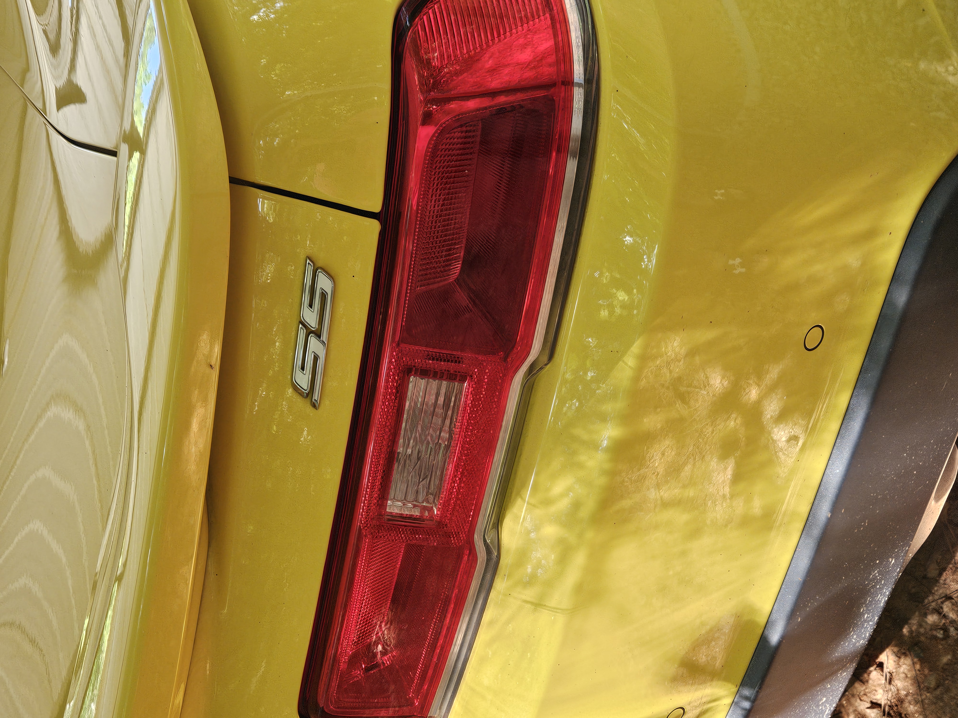 Used 2015 Chevrolet Camaro SS RWD image 11