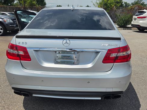 Used 2012 Mercedes-Benz E 63 AMG Sedan w/ AMG Performance Pkg image 9