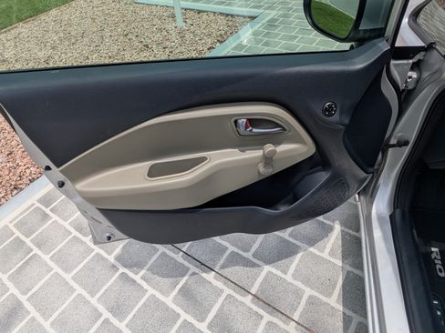 Used 2016 Kia Rio LX image 2