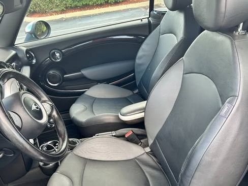 Used 2009 MINI Cooper Convertible image 4