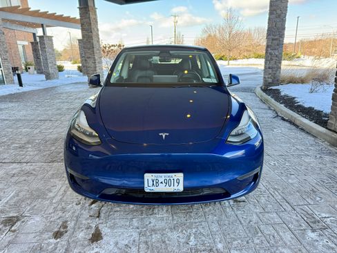 Used 2020 Tesla Model Y Performance image 10