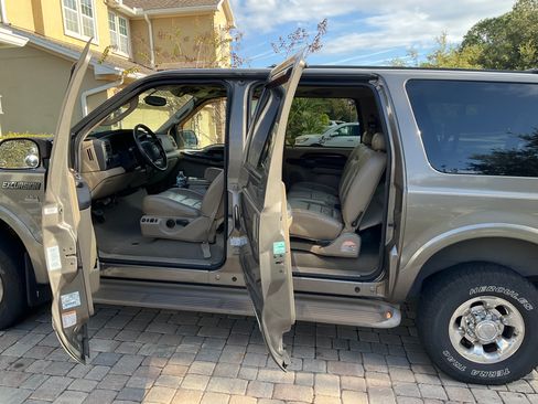 Used 2005 Ford Excursion Limited image 14