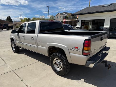 Used 2005 GMC Sierra 2500 SLT w/ Heavy-Duty Power Package AWD/4WD image 6