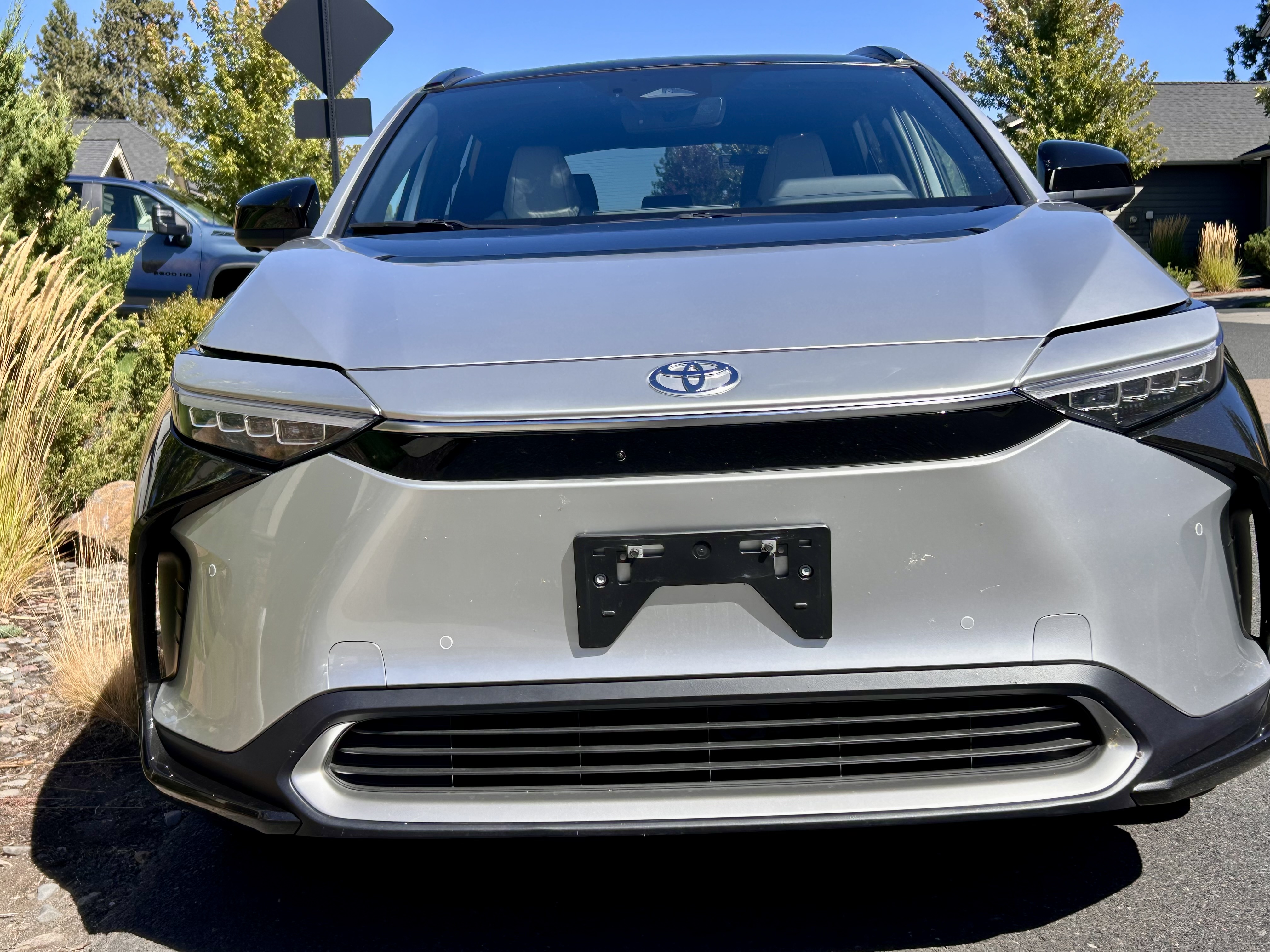 Used 2023 Toyota bZ4X AWD image 2