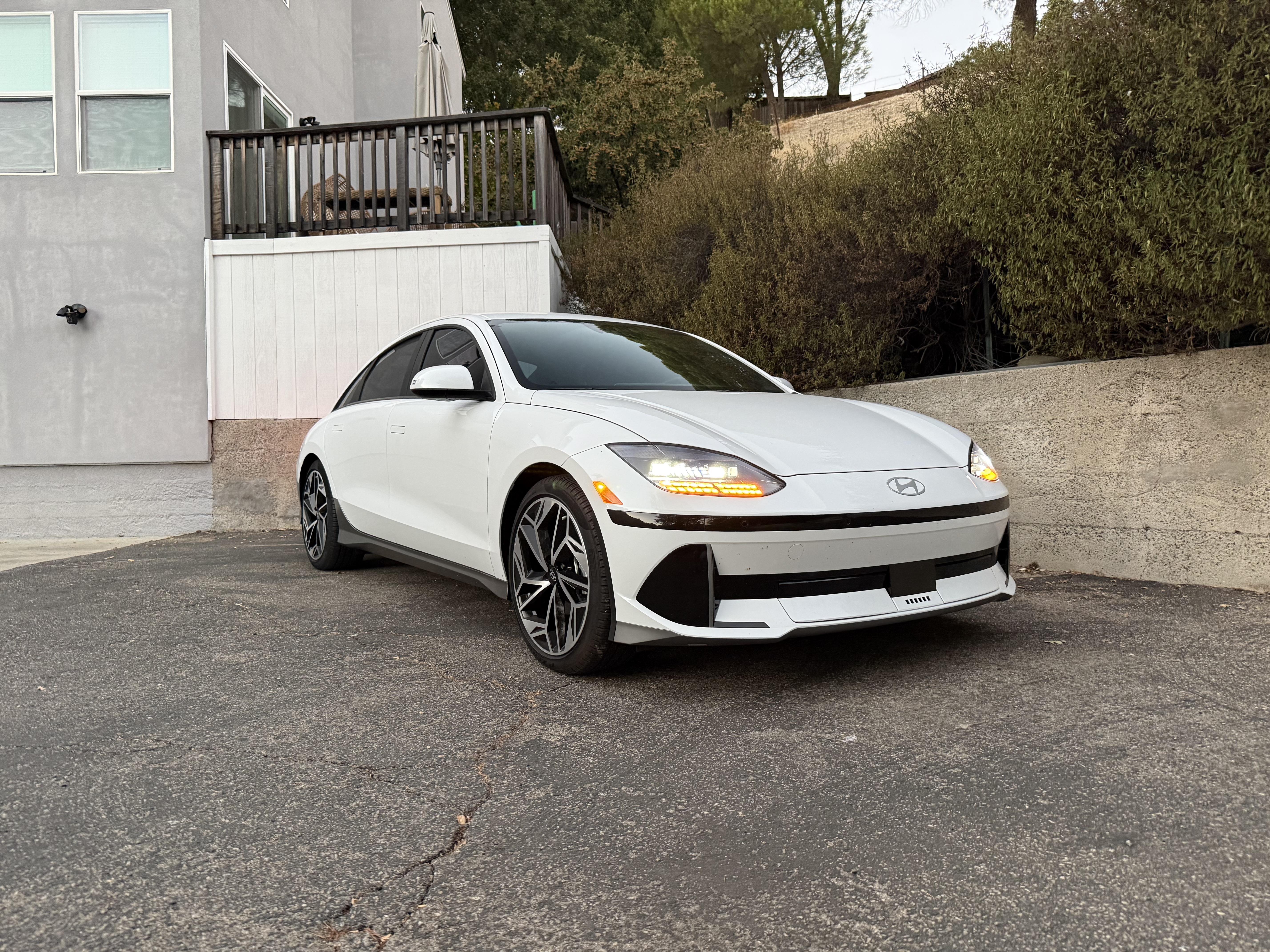 Used 2023 Hyundai Ioniq 6 SEL RWD image 1