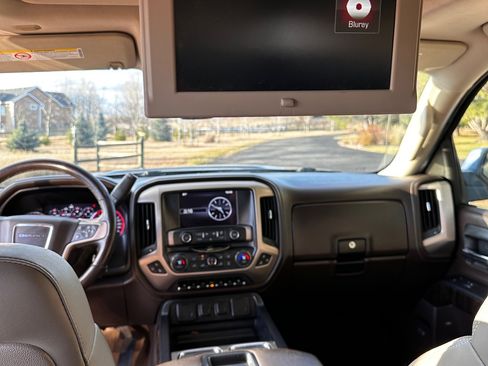 Used 2015 GMC Sierra 2500 Denali w/ Duramax Plus Package image 8