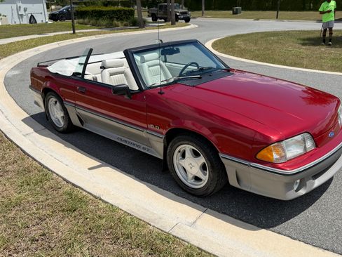 Used 1992 Ford Mustang GT RWD image 2