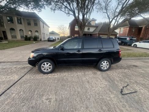 Used 2006 Toyota Highlander 2WD w/ 3rd Row image 5