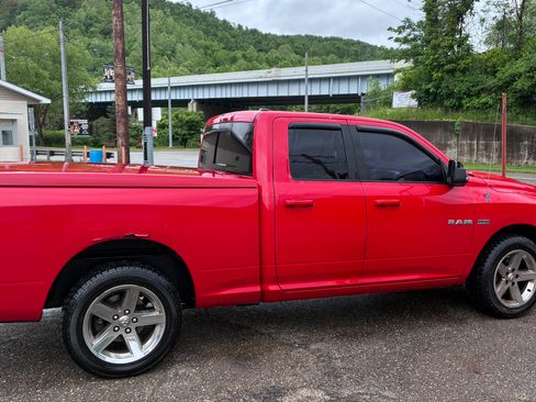 Used 2010 Dodge Ram 1500 Truck Sport AWD/4WD image 9