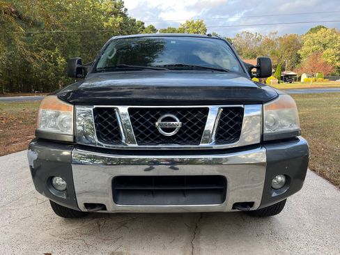Used 2011 Nissan Titan SV w/ SV Premium Utility Pkg AWD/4WD image 11