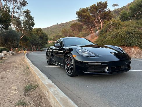 Used 2020 Porsche 718 Cayman S RWD image 25