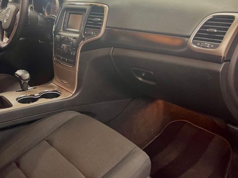 Used 2014 Jeep Grand Cherokee Laredo w/ Quick Order Package 23E image 9