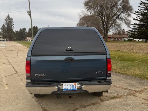 Used 2004 Ford F250 Harley-Davidson image 4