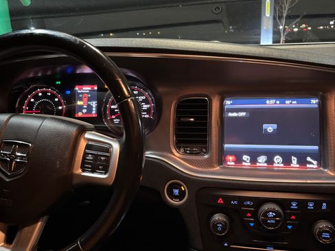 Used 2014 Dodge Charger SXT image 13