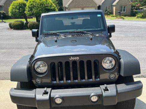 Used 2016 Jeep Wrangler Sport w/ Quick Order Package 23S AWD/4WD image 2