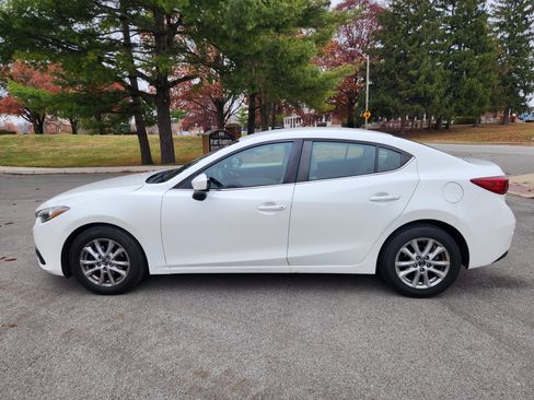 Used 2016 MAZDA MAZDA3 i Sport w/ Preferred Equipment Package image 1