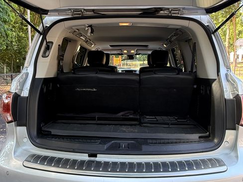 Used 2012 INFINITI QX56 4WD w/ Deluxe Touring Pkg image 14