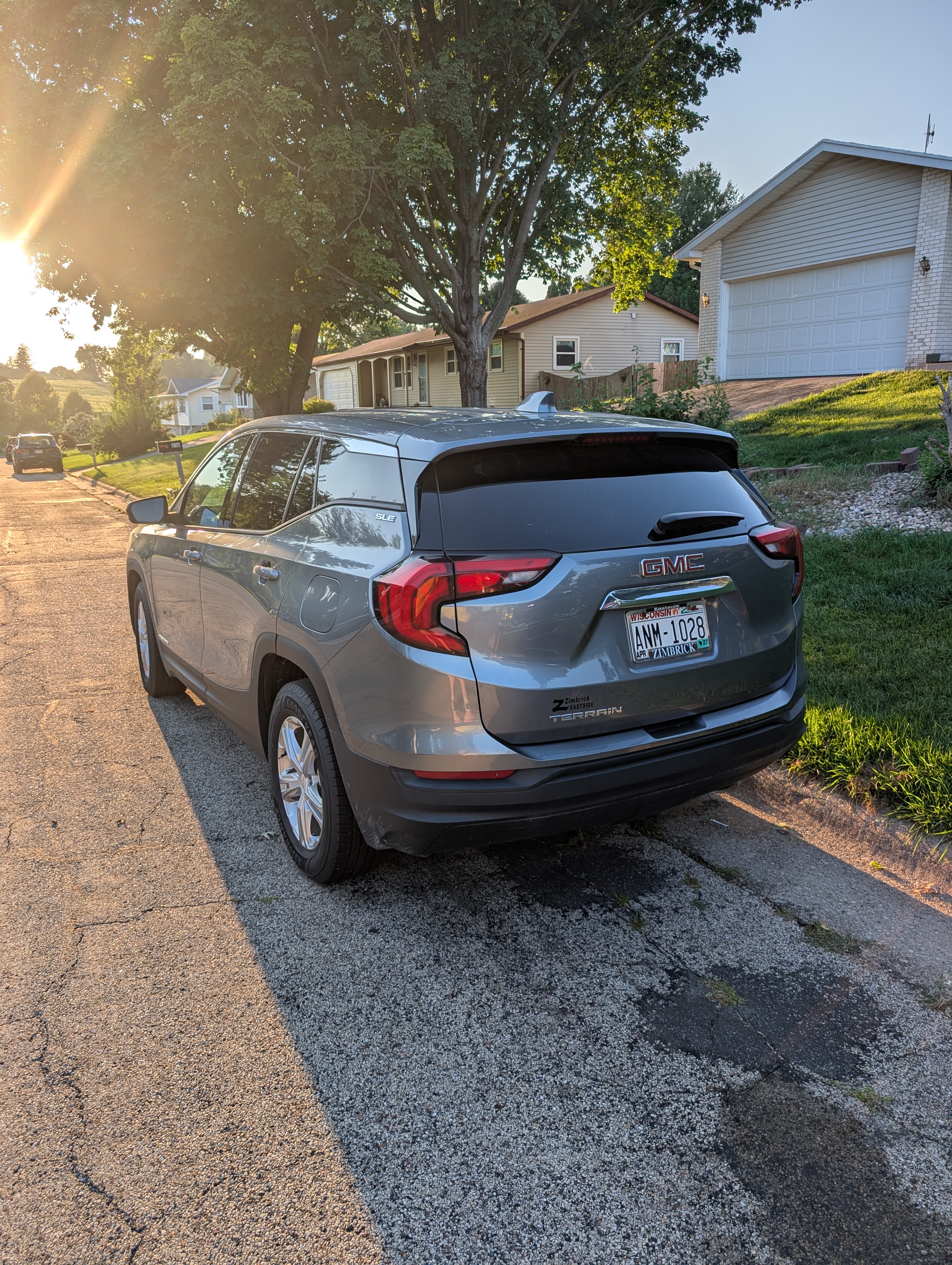 Used 2019 GMC Terrain SLE w/ LPO, Floor Liner Package FWD image 12