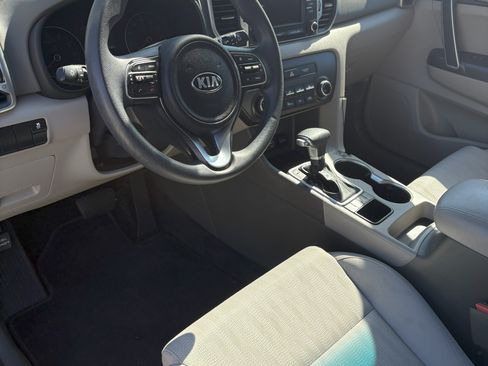 Used 2017 Kia Sportage LX image 12