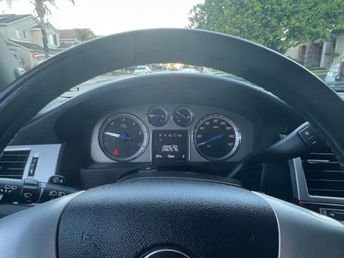 Used 2013 Cadillac Escalade ESV Luxury image 10