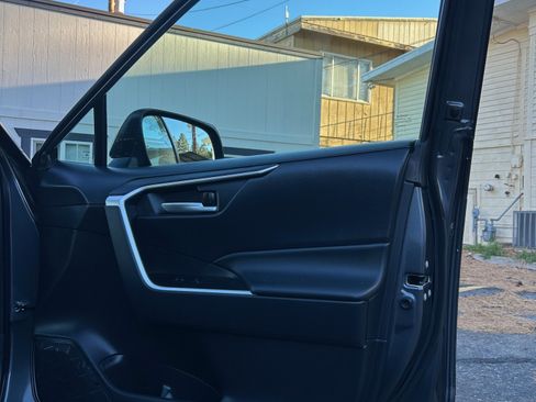 Used 2023 Toyota RAV4 XLE w/ Convenience Package image 23