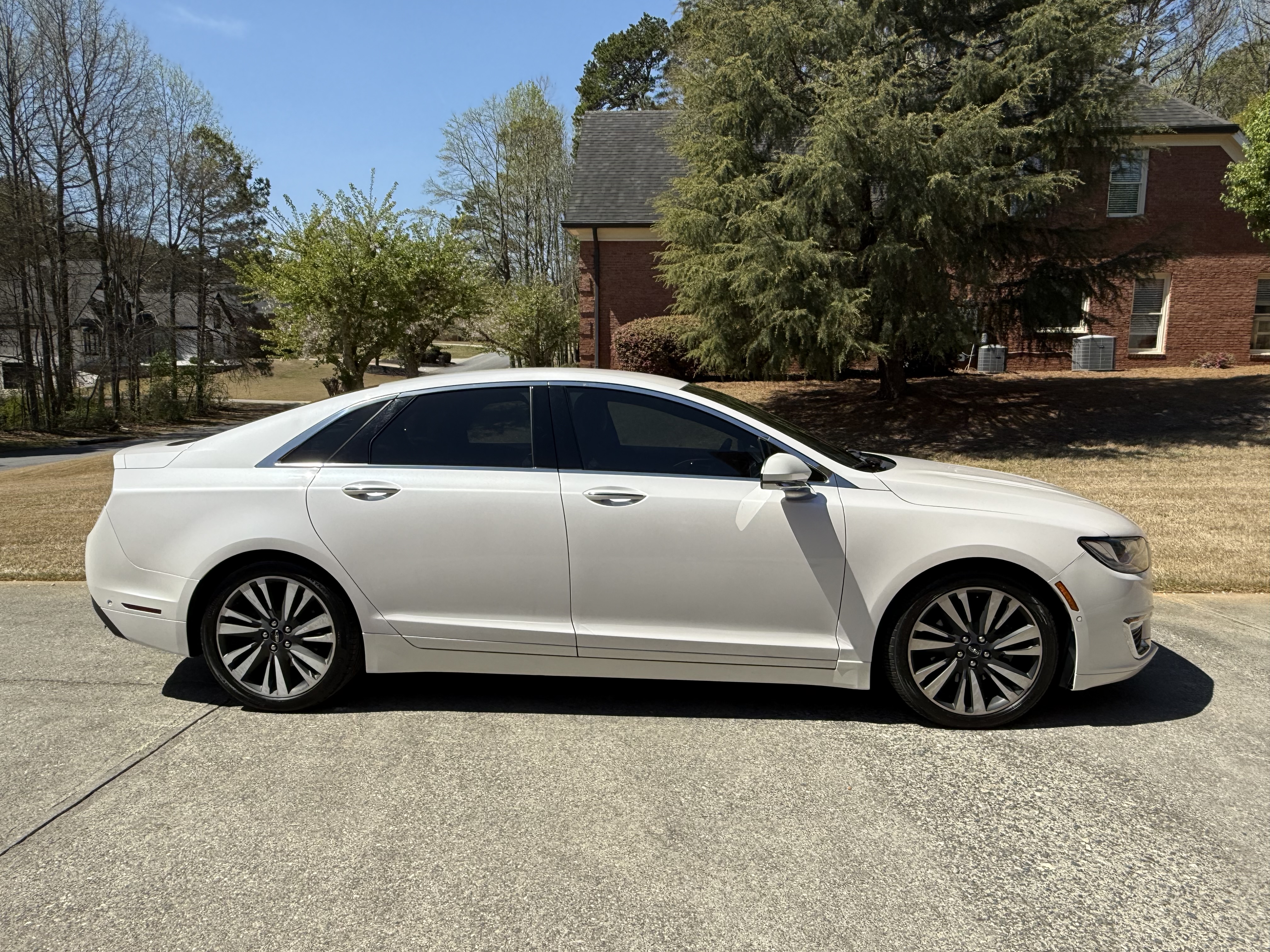 Used 2018 Lincoln MKZ Reserve w/ Technology Package FWD image 6