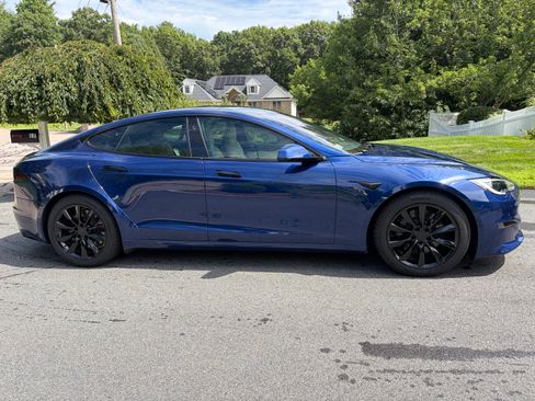 Used 2022 Tesla Model S Standard Range AWD/4WD image 1