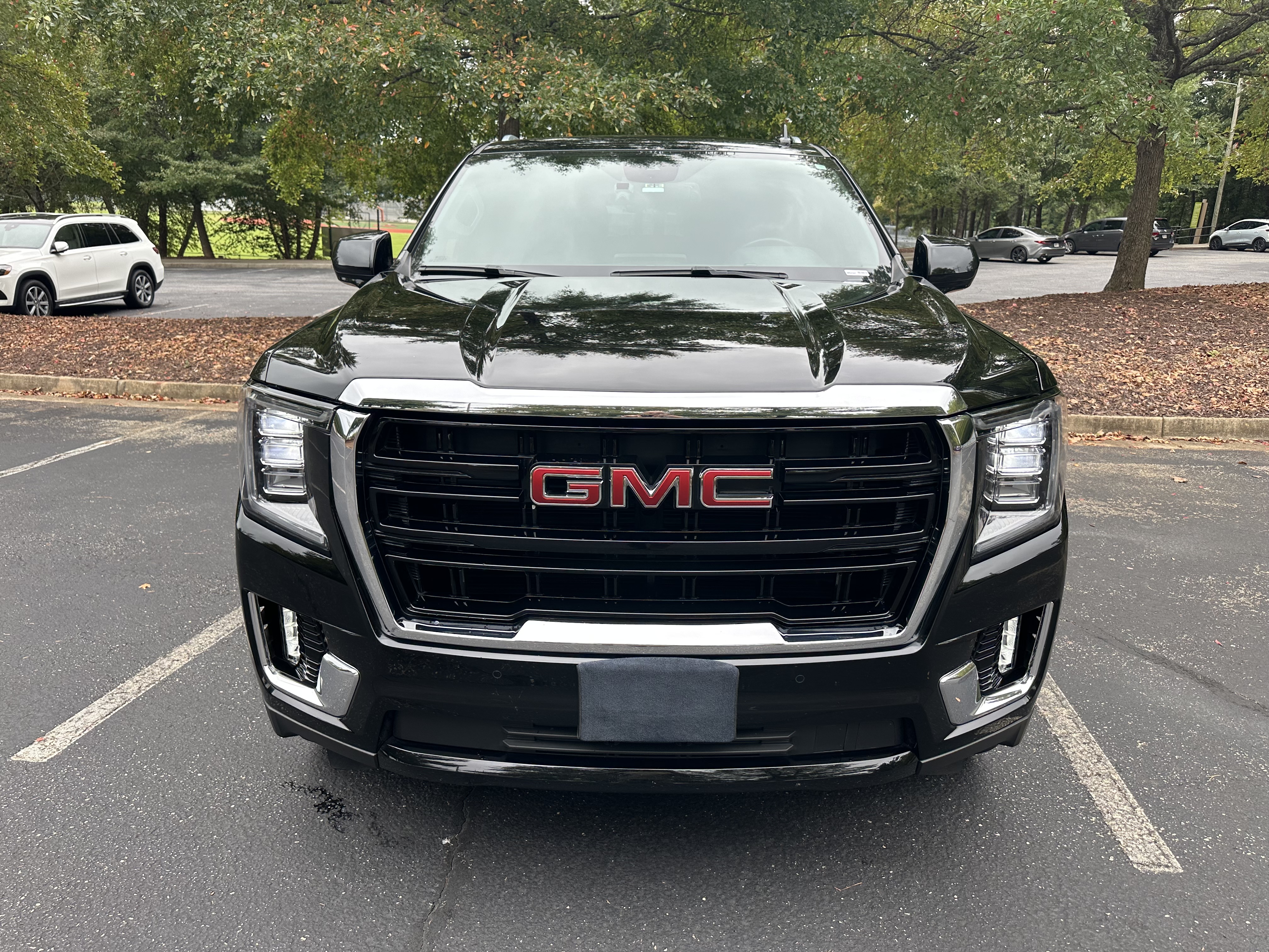 Used 2024 GMC Yukon XL SLE w/ Gmc Pro Safety Plus Package AWD/4WD image 1