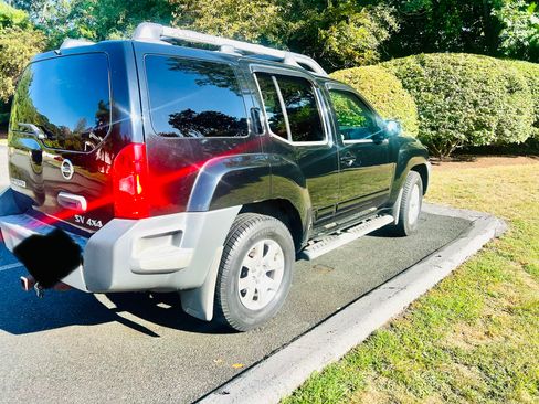 Used 2012 Nissan Xterra X AWD/4WD image 1