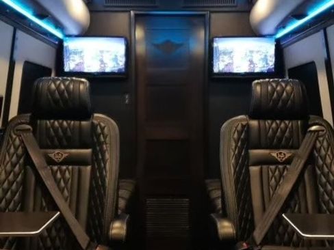 Used 2020 Mercedes-Benz Sprinter 3500 image 8