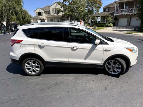 Used 2016 Ford Escape Titanium FWD image 13