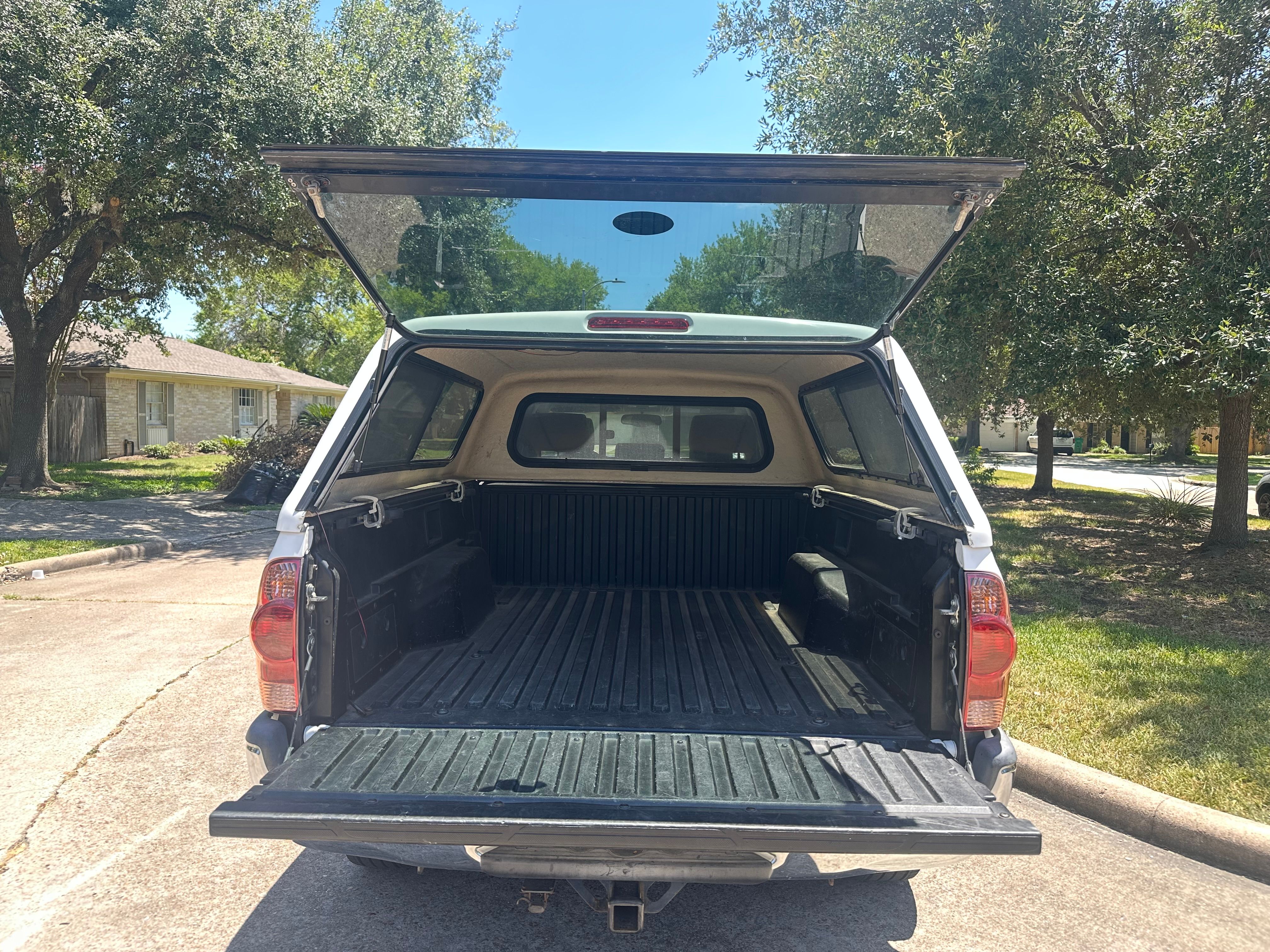 Used 2005 Toyota Tacoma PreRunner w/ SR5 Pkg #3 RWD image 4