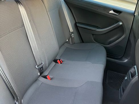 Used 2015 Volkswagen Jetta S image 14