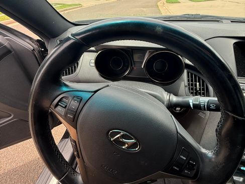 Used 2015 Hyundai Genesis 3.8 RWD image 7