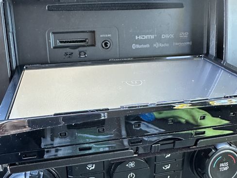 Used 2010 Ford Escape 4WD Hybrid image 11