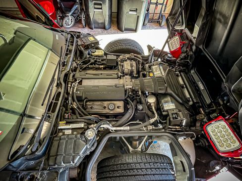 Used 1992 Chevrolet Corvette Convertible image 28